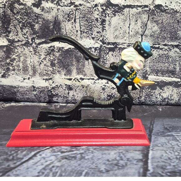 Vintage Cast Iron Nut Cracker Paul Revere Wood Base - Picture 2 of 4